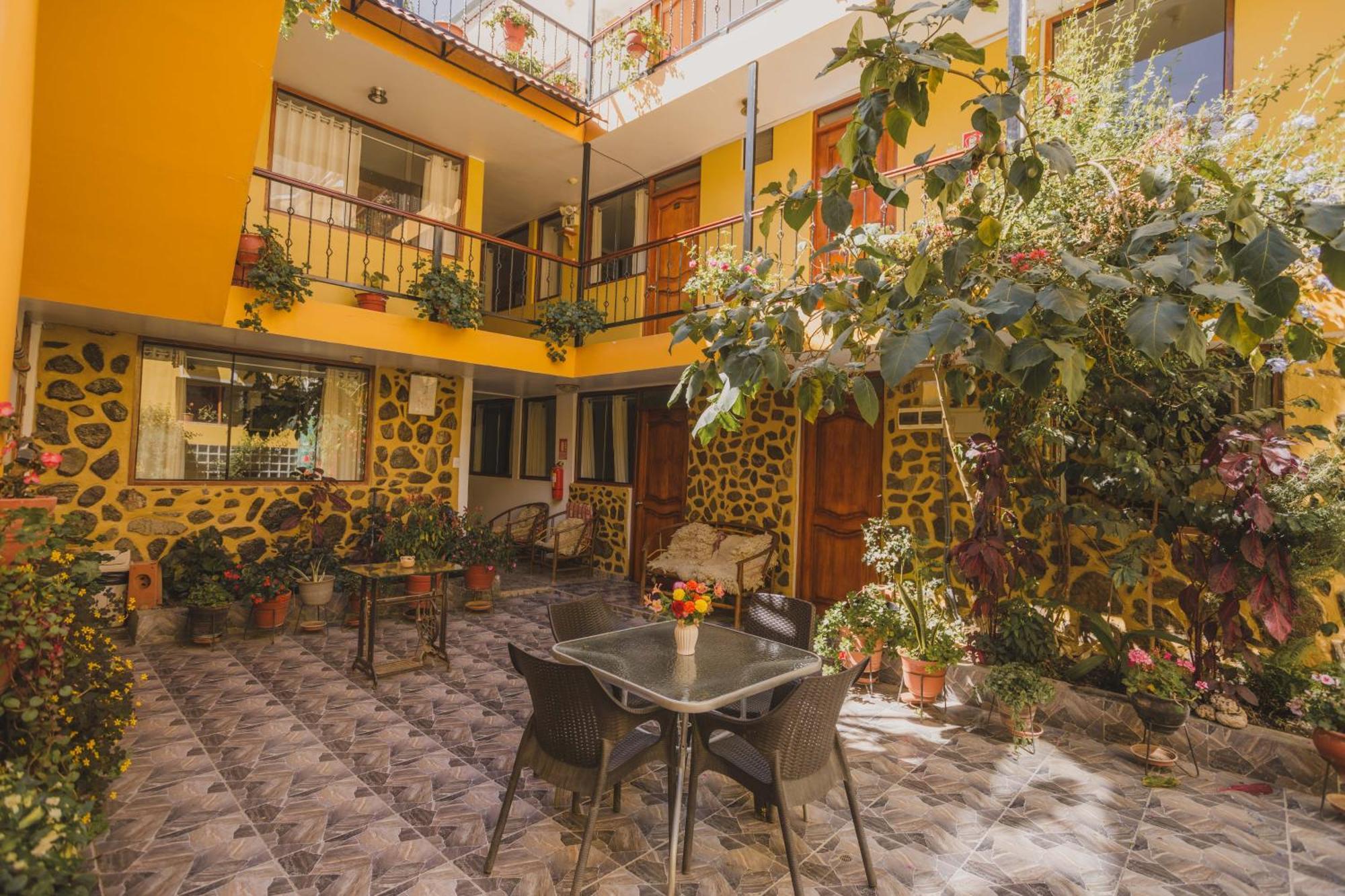 Intitambo Hotel Ollantaytambo Bagian luar foto