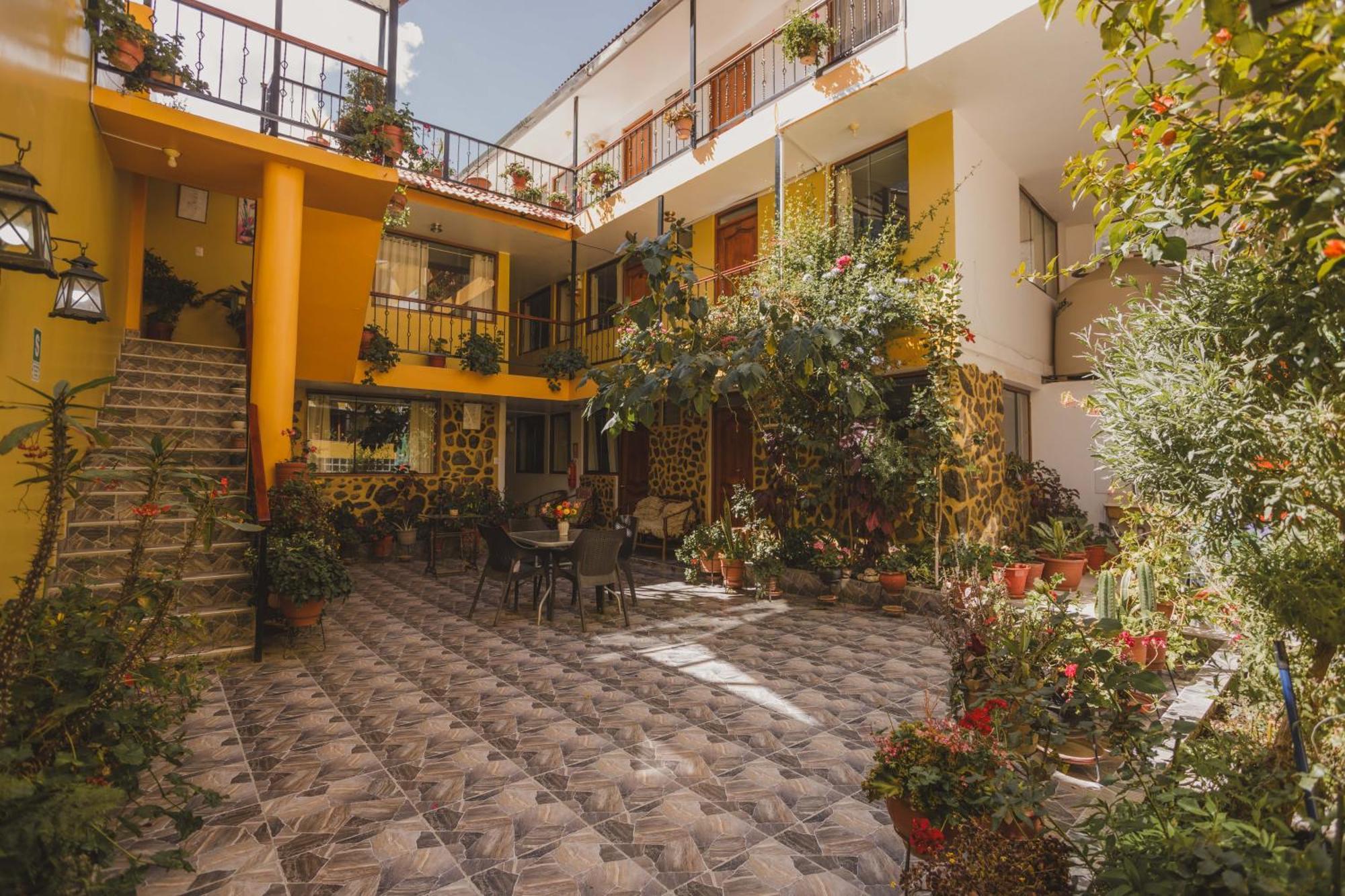 Intitambo Hotel Ollantaytambo Bagian luar foto